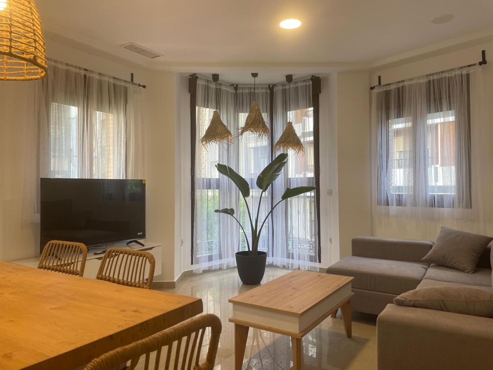 Piso Elche-Centro Apartment Ngoại thất bức ảnh